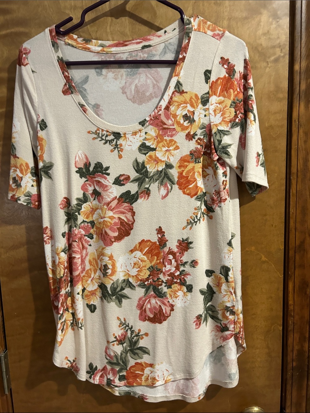 Floral Scoop Neck Short Sleeve Top - Excellent Condition